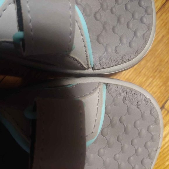 Columbia Kids sandals Size 4 - Picture 4 of 4